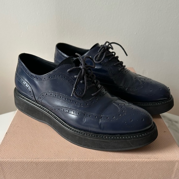 Prada Women’s Navy Brogue Oxfords 36 - Picture 2 of 8